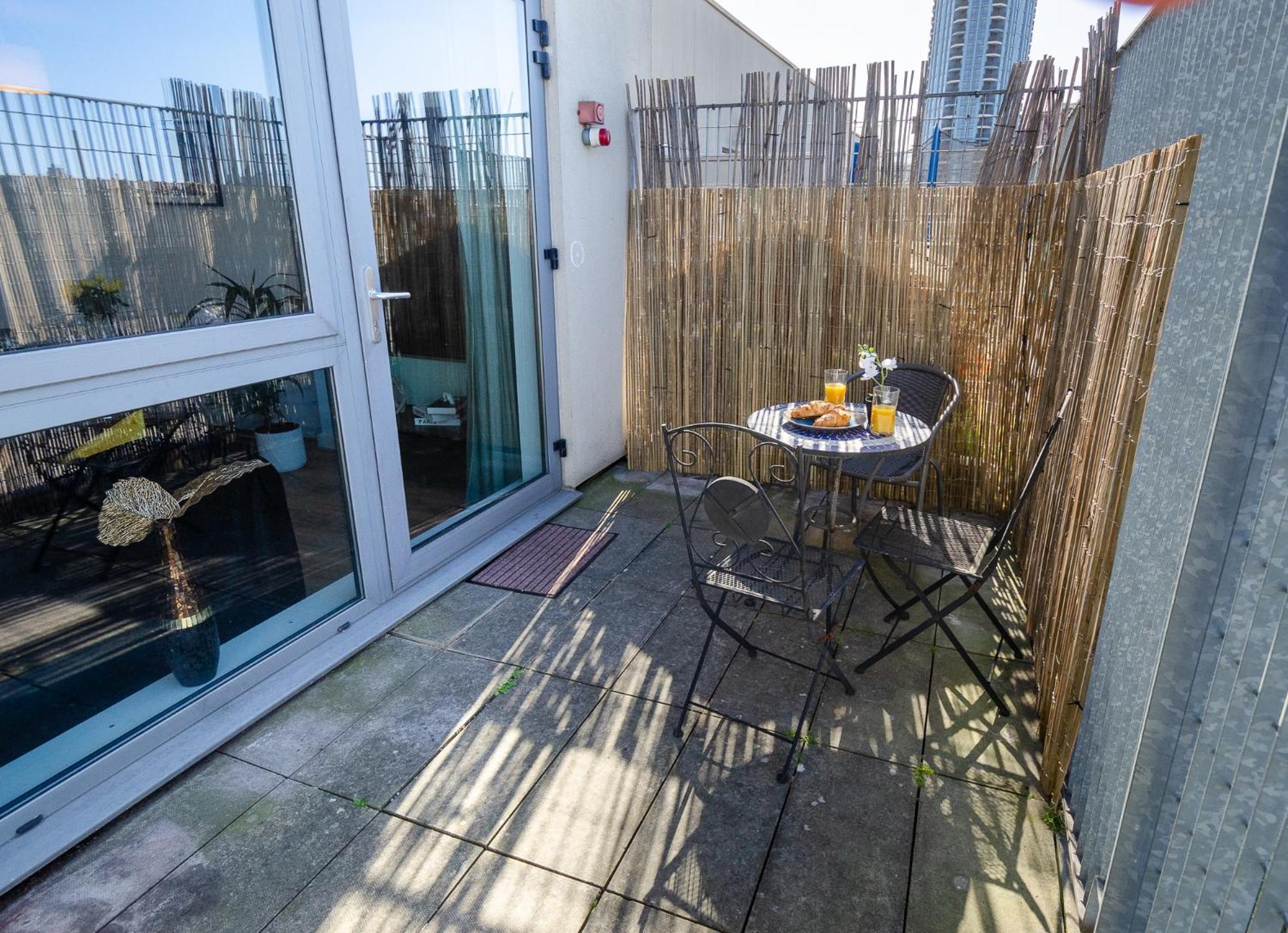Apartment New The Viewpoint Modern 2 Bed Near O2 And Excel Ideal For Business And Long